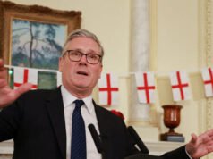 Starmer si scaglia contro i “Plastic Patriots” durante la Giornata Nazionale