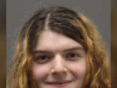 Insegnante supplente transgender della contea di Loudoun arrestata per aver minacciato “omicidi folli” e “lista di omicidi”