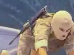 L’Iran pubblica il video dei terroristi dell’IRGC che sequestrano una nave nello stretto di Hormuz