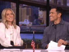 Kelly Ripa ridacchia dopo che Mark Consuelos le dice “Tieniti stretto i tuoi nichel”: “Sembrano capezzoli e questo mi fa ridere”