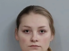 L’ex cheerleader del Kentucky Laken Snelling si dichiara non colpevole dell’omicidio del figlio neonato