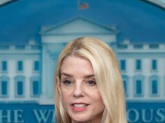 Pam Bondi Guts Programma del DOJ che aiuta i migranti illegali a combattere i casi di deportazione