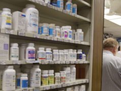 Il commissario della FDA Makary invita gli scienziati “di base” a sfidare il dominio delle grandi aziende farmaceutiche