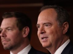 I senatori dem ritirano il sostegno a Swalwell per le accuse di violenza sessuale