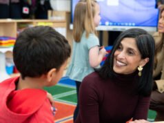 Usha Vance lancia il podcast “Storytime with the Second Lady” per promuovere l’alfabetizzazione infantile