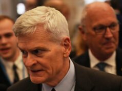 Bill Cassidy ha sostenuto la burocrazia del DEI in 4 importanti votazioni al Senato