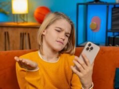 I chatbot AI incoraggiano comportamenti dannosi succhiando gli utenti
