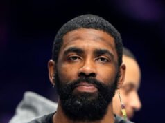 La star dei Dallas Mavericks Kyrie Irving cambia l’immagine del profilo IG in un bambino palestinese che legge davanti ai soldati israeliani, filo spinato