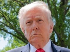 L’indice di gradimento di Donald Trump tocca i minimi del secondo mandato in quattro sondaggi