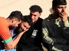 Attacco aereo israeliano uccide almeno 10 palestinesi vicino alla scuola di Gaza