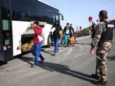 La polizia britannica arresta un uomo dopo la morte di quattro persone durante il tentativo di attraversare la Manica