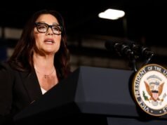 La segretaria del lavoro di Trump, Lori Chavez-DeRemer, è l’ultima a lasciare l’amministrazione