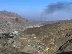 Pakistan e Afghanistan tengono colloqui in Cina per porre fine a mesi di conflitto