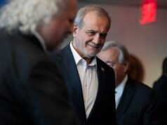 “Quali interessi vengono serviti dalla guerra?” Lo chiede Pezeshkian iraniano al pubblico americano