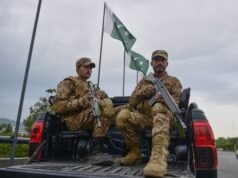 Il cessate il fuoco è a rischio mentre Pakistan e Afghanistan segnalano attacchi transfrontalieri