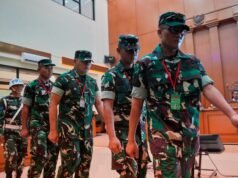 L’Indonesia mette sotto processo quattro soldati per l’aggressione con l’acido contro un attivista