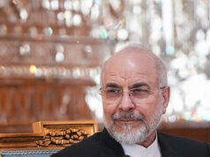 Il principale negoziatore iraniano rifiuta i colloqui “sotto minaccia” mentre si avvicina il cessate il fuoco