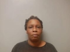 Donna dell’Arkansas incarcerata dopo aver rifiutato di restituire quasi $ 20.000 pagate per errore al suo datore di lavoro: la polizia