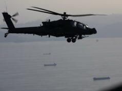 Aggiornamenti in tempo reale sulla guerra USA-Iran: l’Iran “non può ricattarci”, afferma Trump; Le navi attaccarono mentre lo Stretto di Hormuz si chiudeva di nuovo; L’Iran esamina le nuove proposte degli Stati Uniti