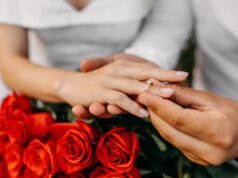 Cara Abby: vorrei trasferirmi dall’altra parte del Paese per stare con il mio fidanzato, ma ho paura di lasciare indietro la mia famiglia malata