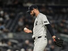 Il rally finale degli Yankees non è all’altezza dopo che il bullpen è imploso in perdita contro Marlins