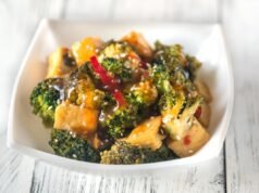 Seguire una dieta a base vegetale può aumentare o ridurre il rischio di demenza: dipende da una scelta importante