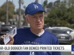 Il titolare dell’abbonamento stagionale dei Dodgers ha ricevuto biglietti cartacei dopo che la sua storia è diventata virale