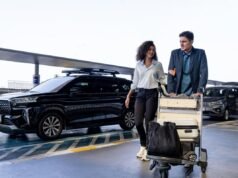 Un uomo scatena un dibattito online dopo aver definito il viaggio in aeroporto per sua moglie un “enorme disagio”