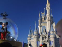 I parchi Disney riportano silenziosamente il saluto “Signore e signori”.