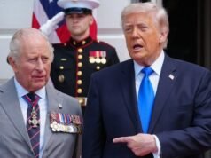 Aggiornamenti in tempo reale sulla politica statunitense: re Carlo e la regina Camilla concludono la visita di stato negli Stati Uniti; Trump lancia un nuovo piano per riaprire lo Stretto di Hormuz