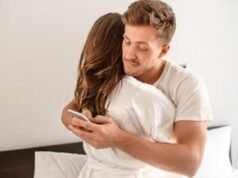 Cara Abby: il marito della mia amica fa sexting con altre donne