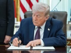 Due dozzine di stati a guida democratica fanno causa a Trump per i limiti alle votazioni per corrispondenza