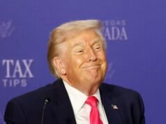 Trump e il ministro degli Esteri iraniano affermano che lo Stretto di Hormuz è completamente aperto