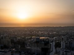 Gli sfollati libanesi diffidano mentre inizia il cessate il fuoco tra Israele e Hezbollah