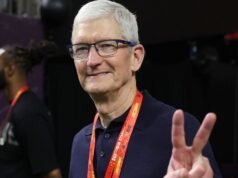 Il CEO di Apple Tim Cook si dimetterà dopo 15 anni