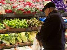 Si prevede che i prezzi dei generi alimentari aumenteranno del 20% poiché i negozi trasferiranno i costi della guerra