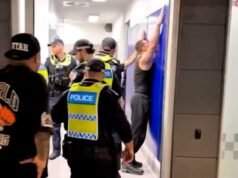 Importante influencer australiano di lookmaxxing arrestato durante una diretta streaming