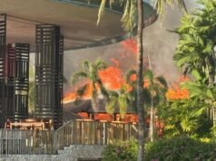 Scoppia un incendio in una famosa località turistica di Bali