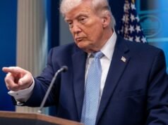 Trump dice che il popolo iraniano lo supplica di “continuare a bombardare”