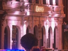 Clienti terrorizzati coinvolti in una sparatoria in un bar popolare