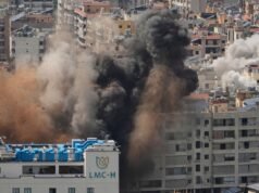 L’Iran chiude nuovamente lo Stretto di Hormuz, minacciando il cessate il fuoco