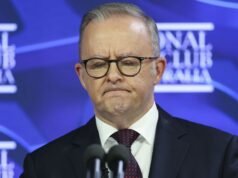 “Ne usciremo”: il Primo Ministro espone dettagliatamente il piano da 1 miliardo di dollari e difende un indirizzo nazionale poco brillante