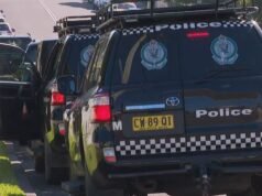 Colpi d’arma da fuoco contro tre case a Sydney, dice la polizia