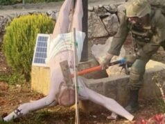 Israele conferma che la foto del soldato che spacca la statua di Gesù Cristo è reale