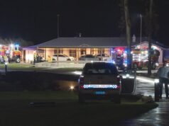 La polizia cerca un gruppo nel nord-ovest di Sydney dopo che un furgone rubato è stato dato alle fiamme