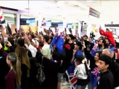 La qualificazione alla Coppa del Mondo fa guadagnare all’allenatore iracheno Arnold un benvenuto da eroe a Sydney