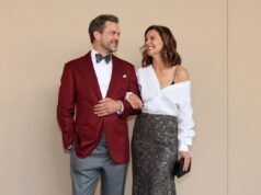 Katie Holmes alimenta silenziosamente le speculazioni sulle relazioni con Joshua Jackson