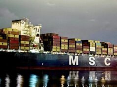 Navi sequestrate da iraniani “armati fino ai denti” lungo lo Stretto di Hormuz sono state portate verso il porto: rapporto