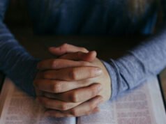 I giovani uomini superano le giovani donne per quanto riguarda l’importanza della religione