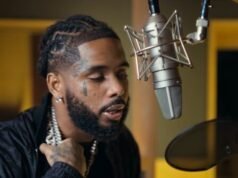 Il rapper Pooh Shiesty, con indosso un monitor per la caviglia e accompagnato da suo padre, ha tenuto il direttore musicale presso Gunpoint in Studio, chiedendo il rilascio del contratto